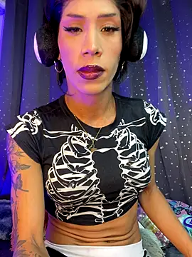 Snapshot of Alexa_Chanell_Oficial chatting on 09-24-25, 09:45 Alexa Chanell Oficial online show from 09-24-25, 09:45