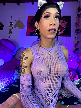 Snapshot of Alexa_Chanell_Oficial chatting on 10-11-25, 07:18 Alexa Chanell Oficial online show from 10-11-25, 07:18