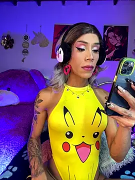 Snapshot of Alexa_Chanell_Oficial chatting on 11-06-25, 03:29 Alexa Chanell Oficial online show from 11-06-25, 03:29