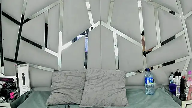 Catherinee69 x online show from 02-12-25, 04:12