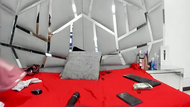 Snapshot of Catherinee69_x chatting on 03-09-25, 09:35 Catherinee69 x online show from 03-09-25, 09:35