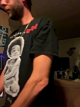 Snapshot of denverfwb chatting on 10-11-25, 02:33 denverfwb online show from 10-11-25, 02:33