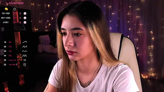 DarlaLike online show from 12-15-24, 04:07