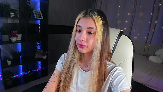 DarlaLike online show from 03-15-25, 04:35