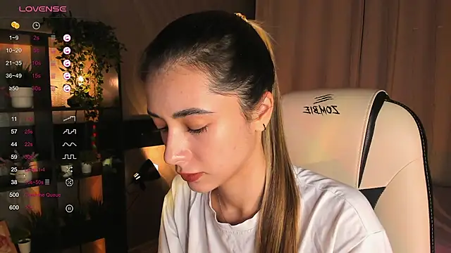 Snapshot of DarlaLike chatting on 11-08-25, 03:39 DarlaLike online show from 11-08-25, 03:39