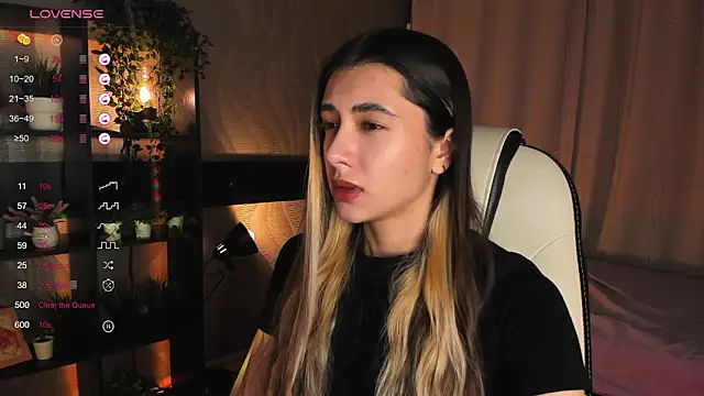 Snapshot of DarlaLike chatting on 11-13-25, 03:38 DarlaLike online show from 11-13-25, 03:38