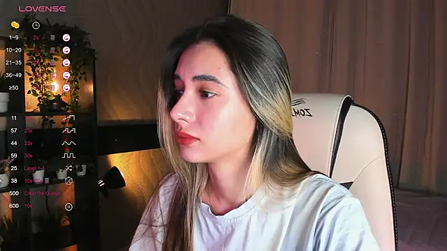 Snapshot of DarlaLike chatting on 12-05-25, 03:48 DarlaLike online show from 12-05-25, 03:48