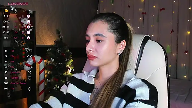 Snapshot of DarlaLike chatting on 12-18-25, 03:45 DarlaLike online show from 12-18-25, 03:45