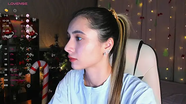 Snapshot of DarlaLike chatting on 12-19-25, 03:46 DarlaLike online show from 12-19-25, 03:46