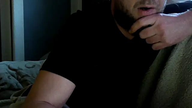 Snapshot of donhulio482 chatting on 03-07-25, 04:00 donhulio482 online show from 03-07-25, 04:00