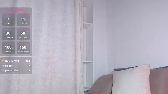 Snapshot of madisex_s chatting on 01-10-25, 10:06 madisex s online show from 01-10-25, 10:06