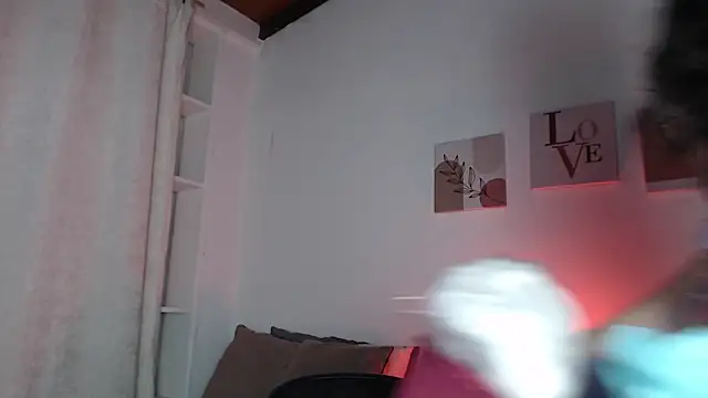 Snapshot of madisex_s chatting on 01-14-25, 03:11 madisex s online show from 01-14-25, 03:11