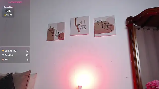 Snapshot of madisex_s chatting on 01-21-25, 07:04 madisex s online show from 01-21-25, 07:04