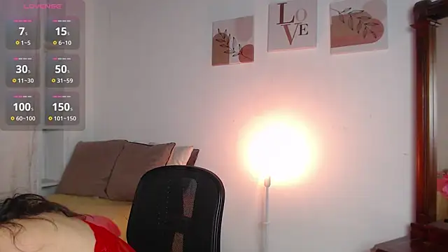 Snapshot of madisex_s chatting on 01-30-25, 04:16 madisex s online show from 01-30-25, 04:16