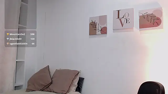 Snapshot of madisex_s chatting on 03-07-25, 08:22 madisex s online show from 03-07-25, 08:22