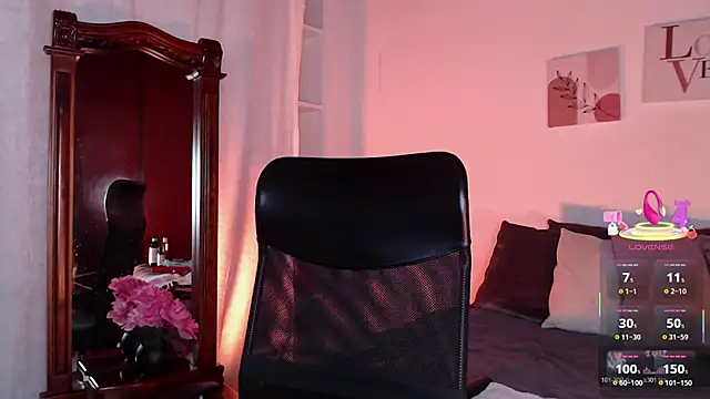 Snapshot of madisex_s chatting on 10-01-25, 12:55 madisex s online show from 10-01-25, 12:55