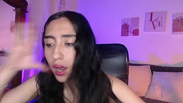 Snapshot of madisex_s chatting on 11-01-25, 01:02 madisex s online show from 11-01-25, 01:02