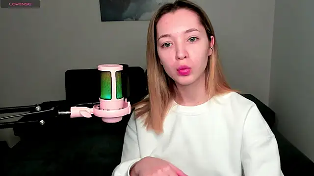 MiaThaine online show from 01-06-25, 12:57