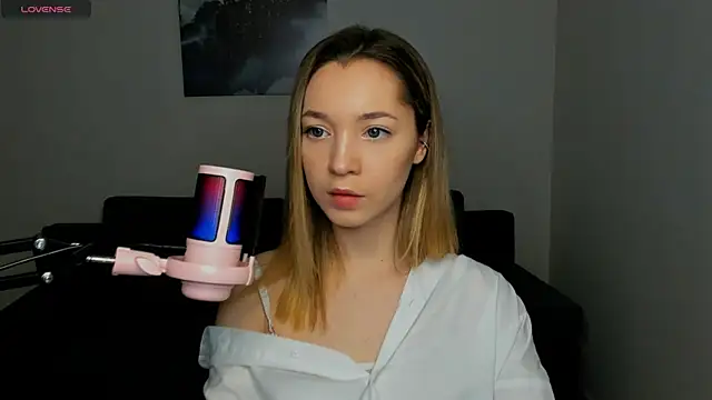 MiaThaine online show from 01-27-25, 03:07