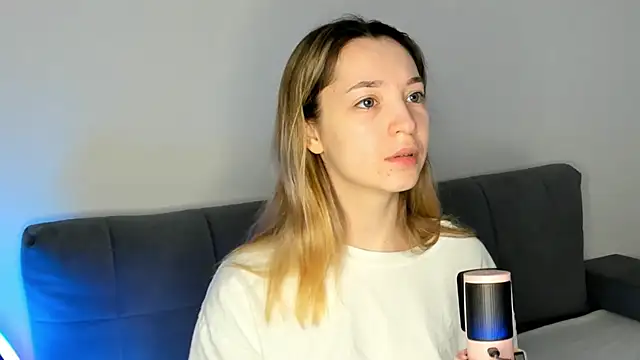 MiaThaine online show from 02-17-25, 12:54