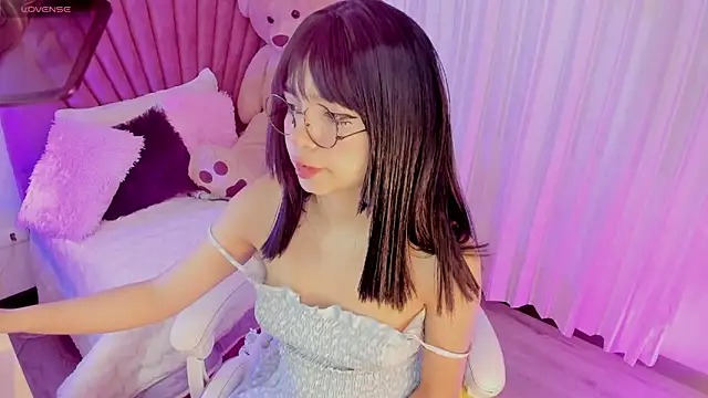 Snapshot of Lovely_celestte chatting on 03-08-25, 01:39 Lovely celestte online show from 03-08-25, 01:39