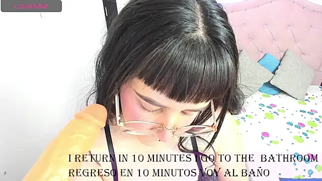 Snapshot of Katalina_novoa chatting on 01-17-25, 07:27 Katalina novoa online show from 01-17-25, 07:27