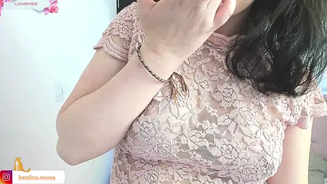 Snapshot of Katalina_novoa chatting on 01-25-25, 11:22 Katalina novoa online show from 01-25-25, 11:22