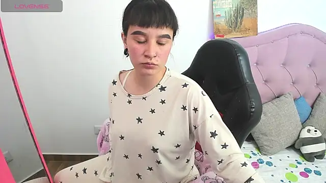 Snapshot of Katalina_novoa chatting on 03-08-25, 02:34 Katalina novoa online show from 03-08-25, 02:34