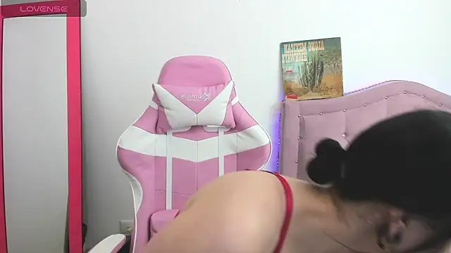 Snapshot of Katalina_novoa chatting on 03-21-25, 12:51 Katalina novoa online show from 03-21-25, 12:51