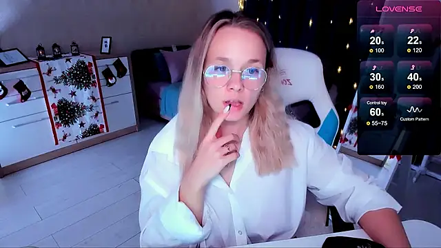 Snapshot of SherillBrill chatting on 12-28-24, 01:49 SherillBrill online show from 12-28-24, 01:49