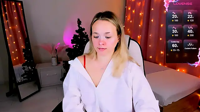 Snapshot of SherillBrill chatting on 01-09-25, 03:01 SherillBrill online show from 01-09-25, 03:01