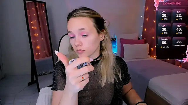 Snapshot of SherillBrill chatting on 01-30-25, 02:58 SherillBrill online show from 01-30-25, 02:58