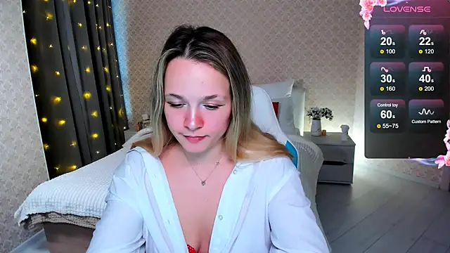 Snapshot of SherillBrill chatting on 02-06-25, 03:31 SherillBrill online show from 02-06-25, 03:31