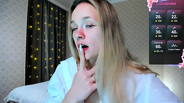 Snapshot of SherillBrill chatting on 02-06-25, 07:07 SherillBrill online show from 02-06-25, 07:07