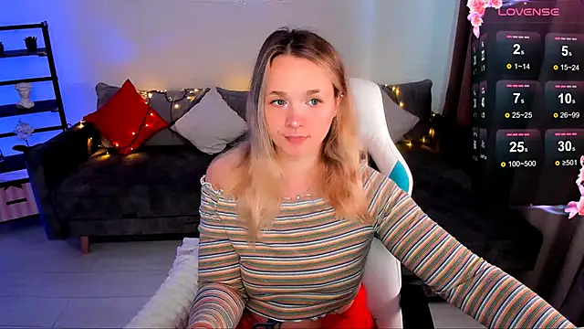 Snapshot of SherillBrill chatting on 02-08-25, 07:37 SherillBrill online show from 02-08-25, 07:37