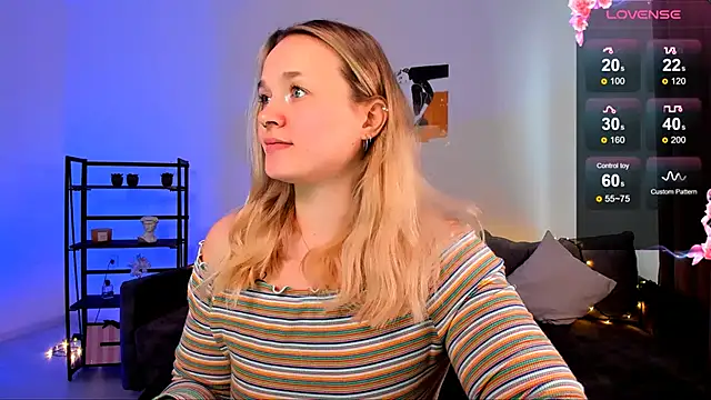 Snapshot of SherillBrill chatting on 02-08-25, 10:39 SherillBrill online show from 02-08-25, 10:39