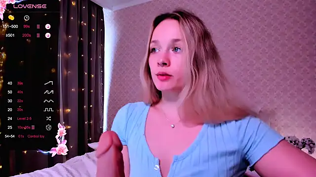 Snapshot of SherillBrill chatting on 02-28-25, 11:25 SherillBrill online show from 02-28-25, 11:25