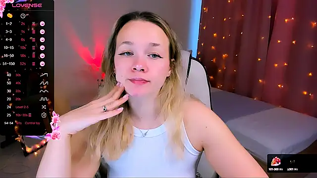 Snapshot of SherillBrill chatting on 03-08-25, 07:38 SherillBrill online show from 03-08-25, 07:38