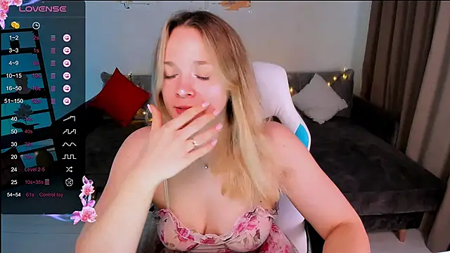 Snapshot of SherillBrill chatting on 03-13-25, 02:55 SherillBrill online show from 03-13-25, 02:55