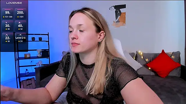 Snapshot of SherillBrill chatting on 03-16-25, 11:38 SherillBrill online show from 03-16-25, 11:38