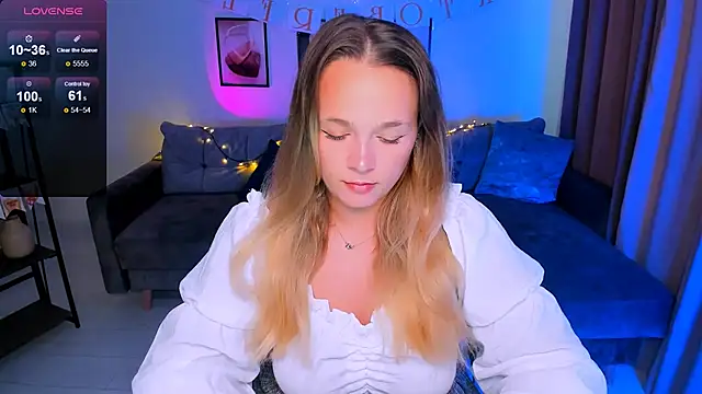 Snapshot of SherillBrill chatting on 10-05-25, 02:59 SherillBrill online show from 10-05-25, 02:59