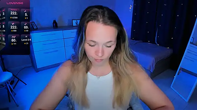 Snapshot of SherillBrill chatting on 10-08-25, 02:36 SherillBrill online show from 10-08-25, 02:36