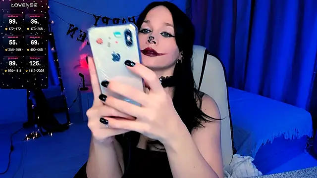 Snapshot of SherillBrill chatting on 10-23-25, 03:00 SherillBrill online show from 10-23-25, 03:00