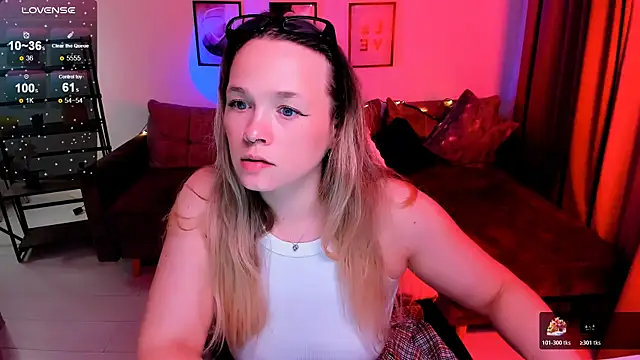 Snapshot of SherillBrill chatting on 11-14-25, 02:49 SherillBrill online show from 11-14-25, 02:49