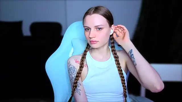 StellaLawless online show from 04-21-26, 01:42