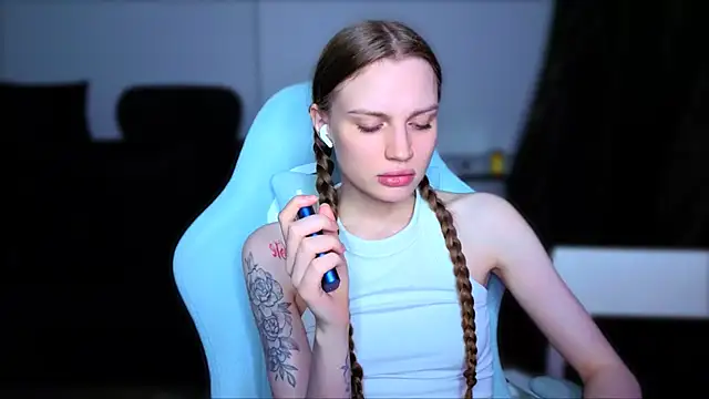 StellaLawless online show from 04-21-26, 02:51