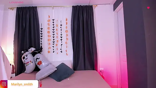 MarilynSmIith online show from 10-12-25, 12:37