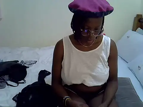 Sweet Bear online show from 11-10-25, 04:17