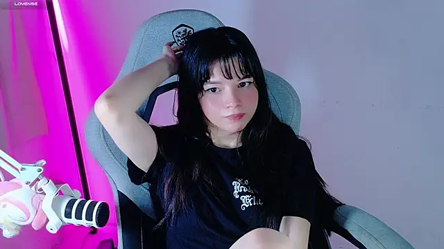 Snapshot of stephybrown chatting on 05-20-26, 09:21 stephybrown online show from 05-20-26, 09:21