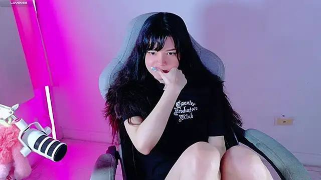 Snapshot of stephybrown chatting on 06-03-26, 09:42 stephybrown online show from 06-03-26, 09:42